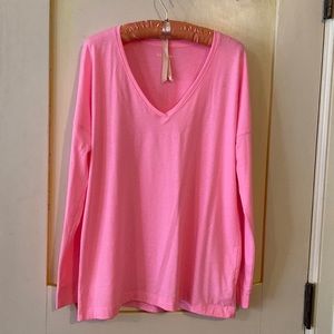 Medium Lilly Pulitzer Finn V-Neck in Pelican pink NWT